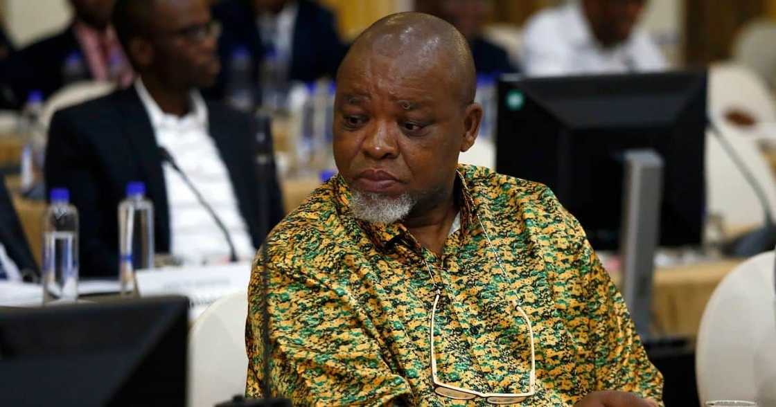 Gwede Mantashe, heckled, by MKMVA, Zuma, supporters Gwede Mantashe, heckled, by MKMVA, Zuma, supporters