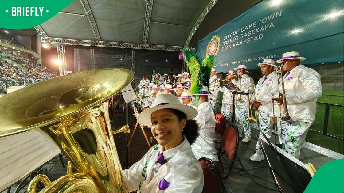 Miché van der Rheede and her tuba.