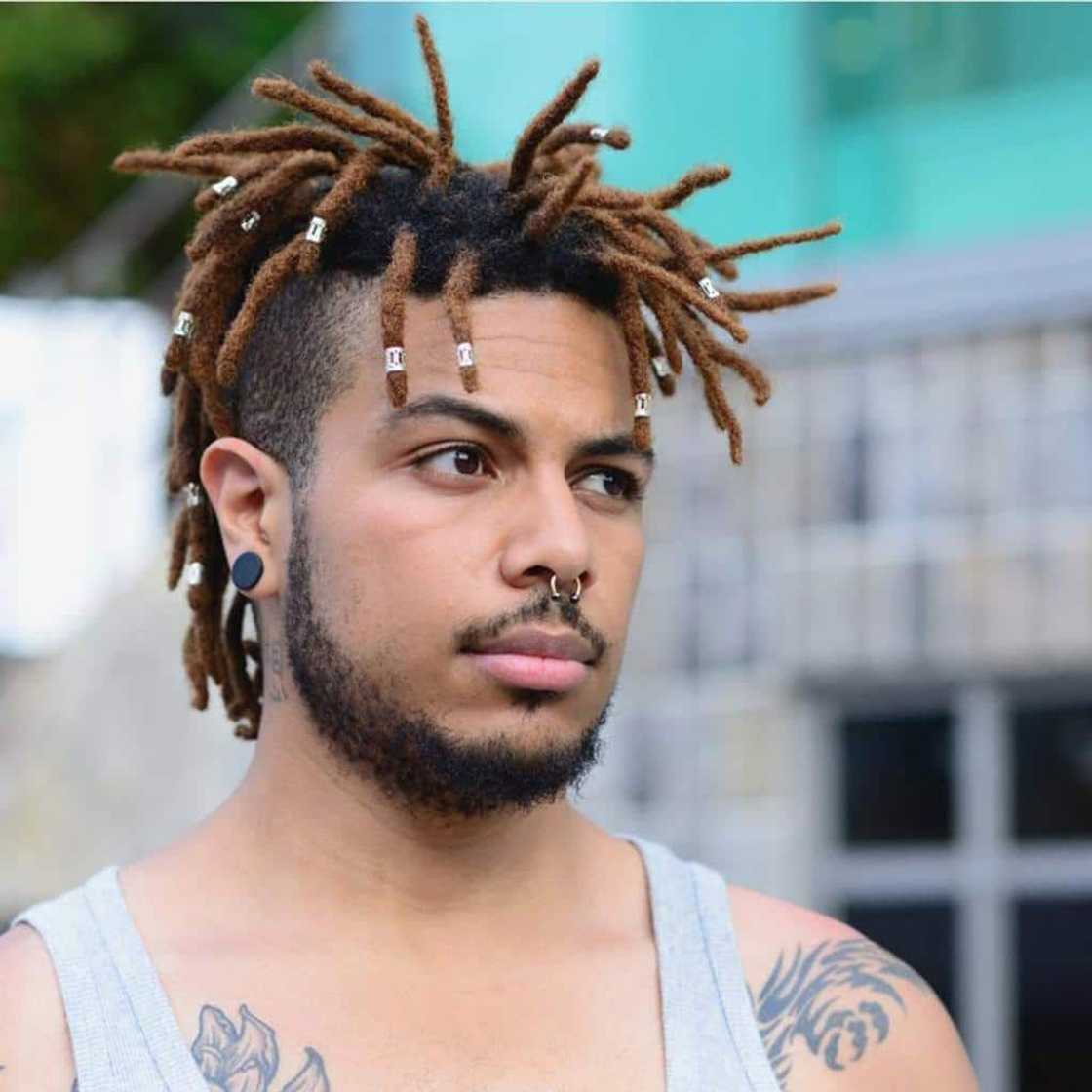 How do you style dreads for men?