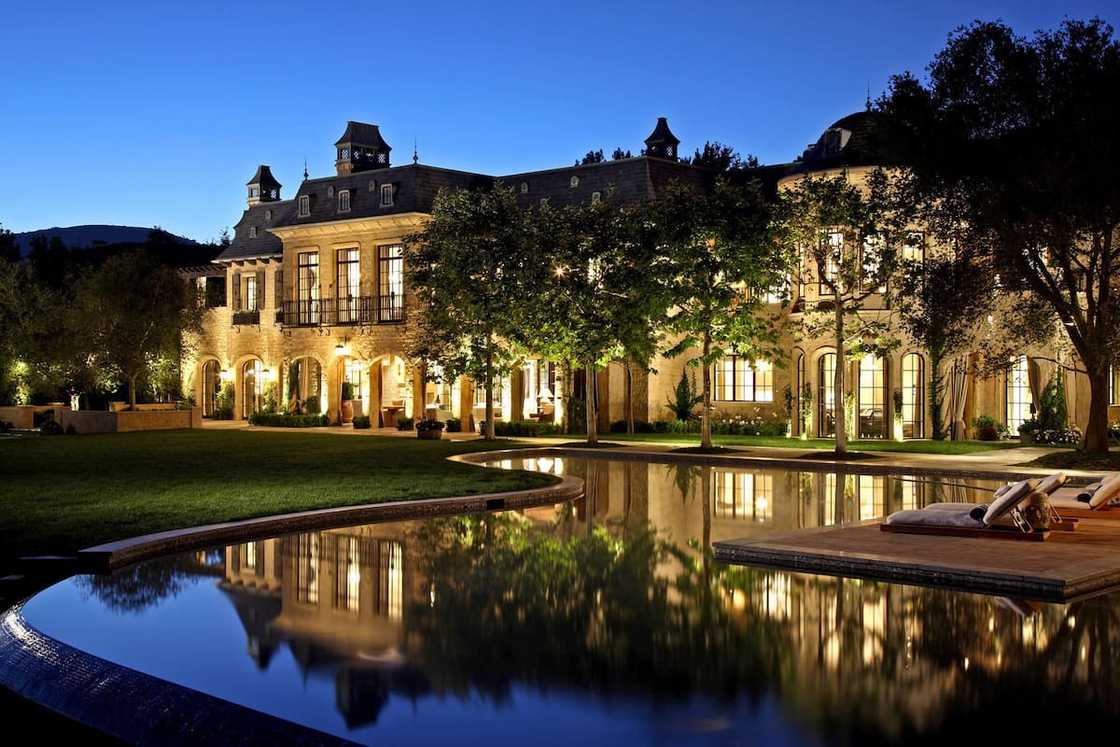 Celebrity homes Celebrity homes