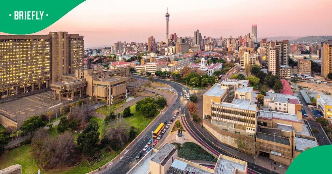 The City of Joburg will receive a R2.5 billion loan from a French company The City of Joburg will receive a R2.5 billion loan from a French company