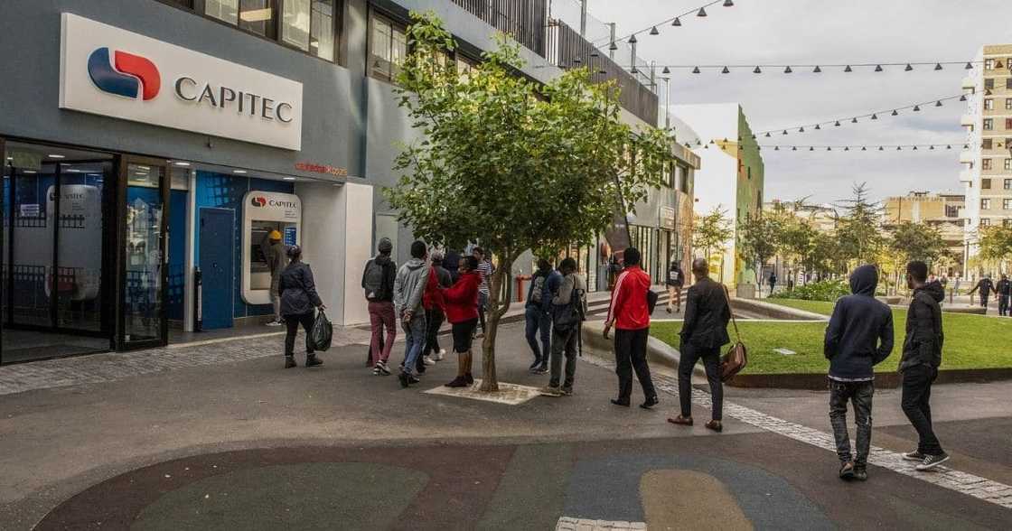 Woman, strips more than her cool, gets naked in Capitec, loan declined Woman, strips more than her cool, gets naked in Capitec, loan declined