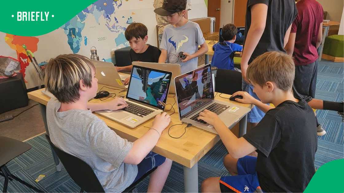 Chicago AI-driven school opens with no traditional teachers Chicago AI-driven school opens with no traditional teachers