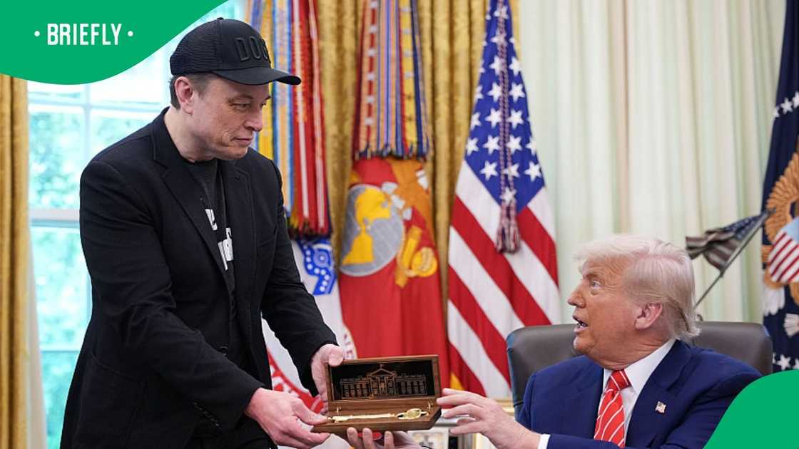 Elon explains black eye Elon explains black eye