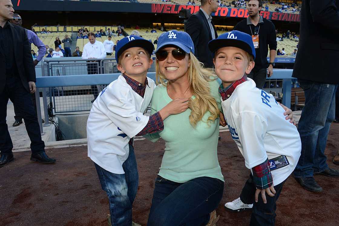 Sean (L), his mother, and his brother Jayden