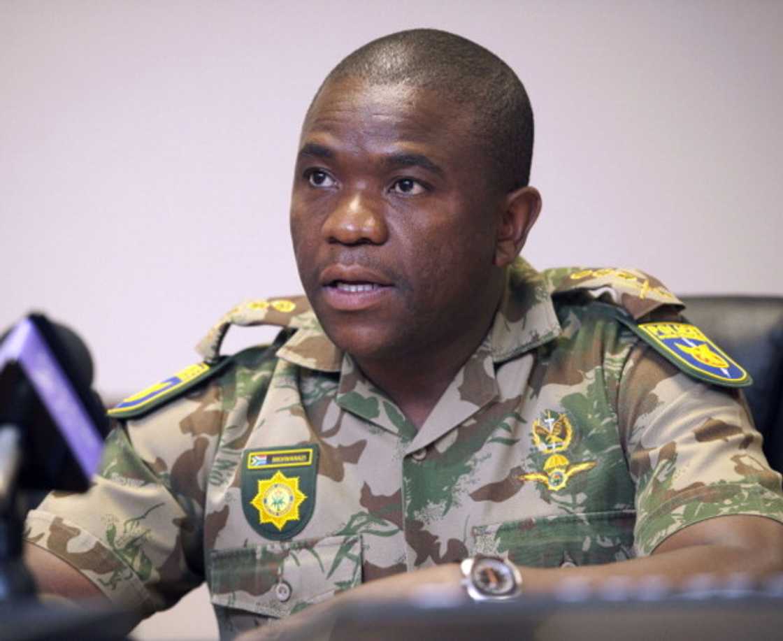 A video of General Nhlanhla Mkhwanazi’s vigilance at the mall has gone viral, drawing praises from online users.