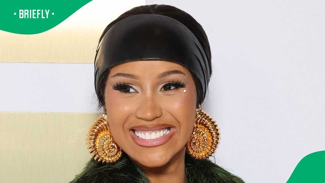 Cardi B settles with Tasha K Cardi B settles with Tasha K