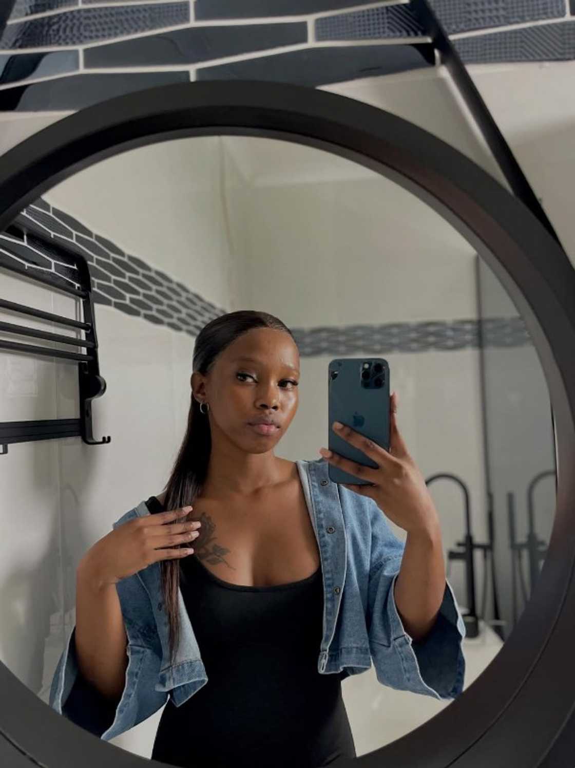 Young lady thankful to mother Young lady thankful to mother