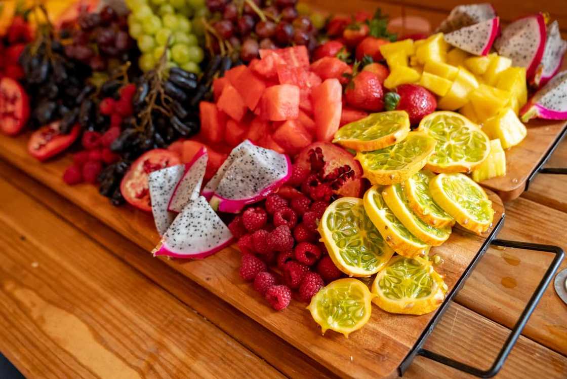 Modern fruit platter ideas Modern fruit platter ideas