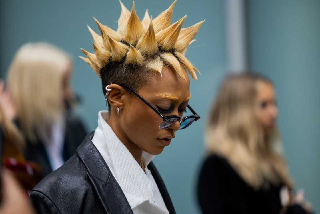 Spiky blonde mowhawk Spiky blonde mowhawk