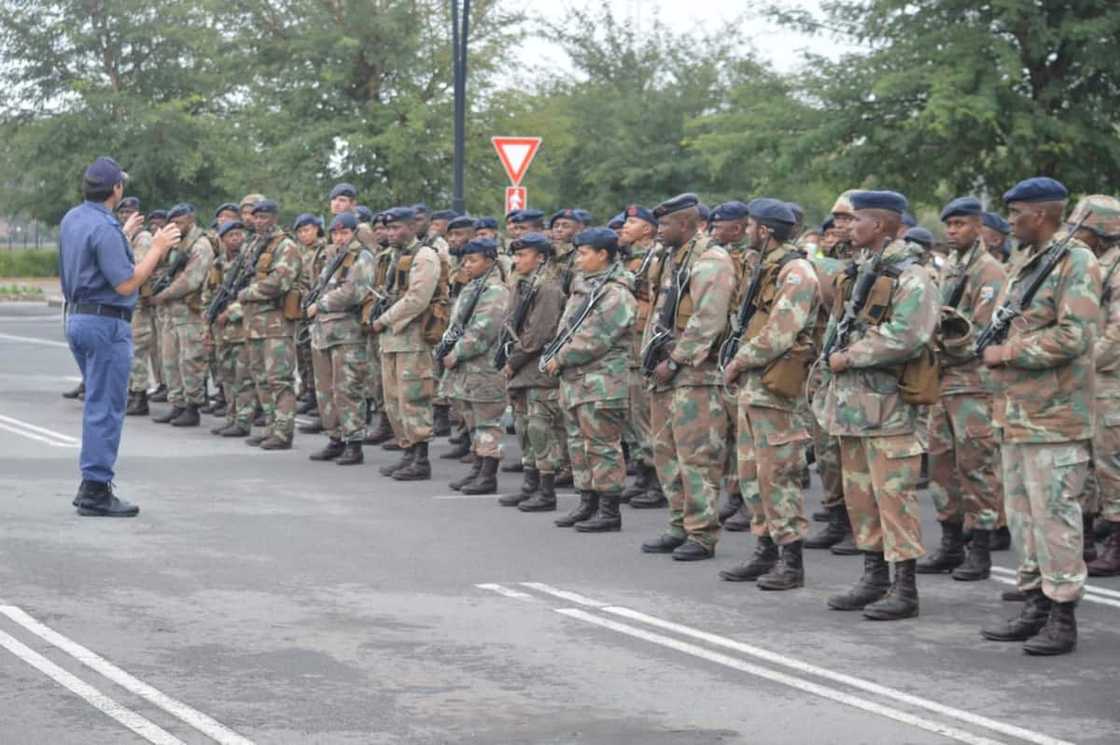 how do i join the south african military health service?