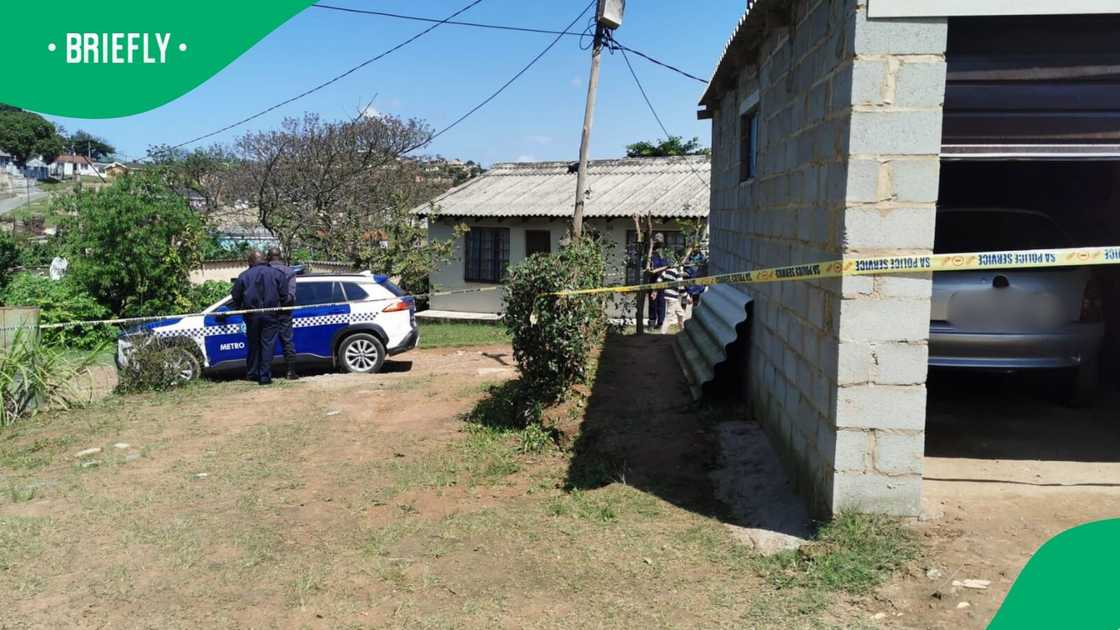 Durban's metro police shot and killed a suspect in Umlazi for shooting at them when they tried to arrest him Durban's metro police shot and killed a suspect in Umlazi for shooting at them when they tried to arrest him