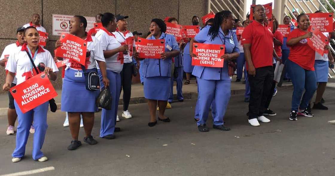 Healthcare workers in KZN continue to strike Healthcare workers in KZN continue to strike