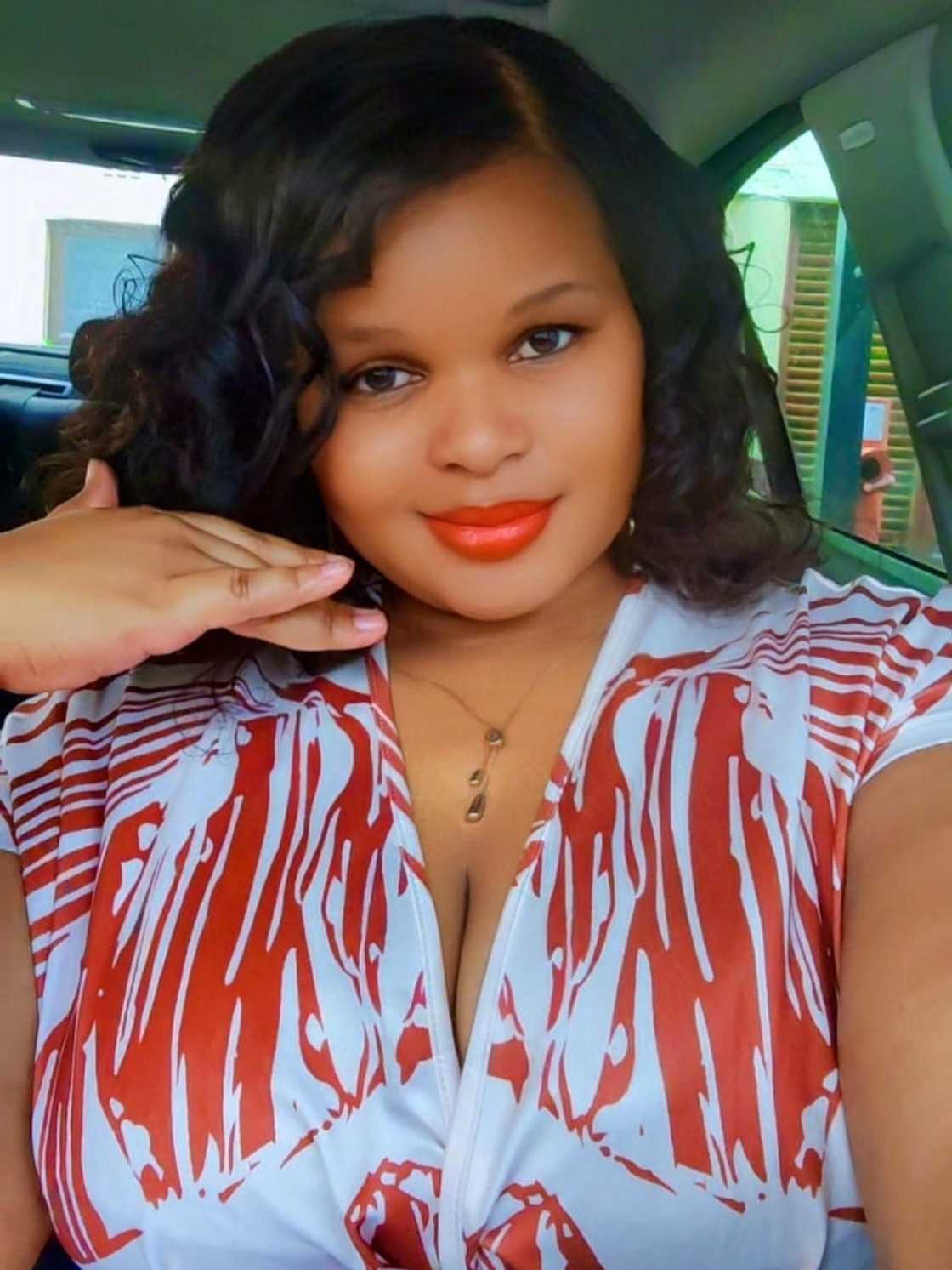 Others were reminded to place their bags and valuables in the boot at all times Others were reminded to place their bags and valuables in the boot at all times