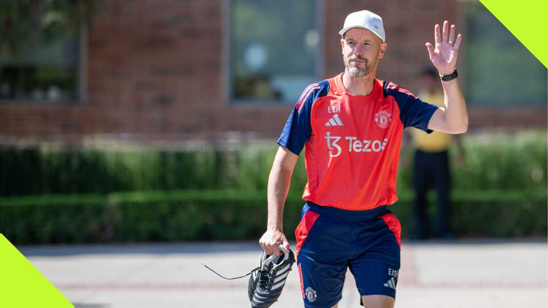 Erik Ten Hag ready to take Man United training session.