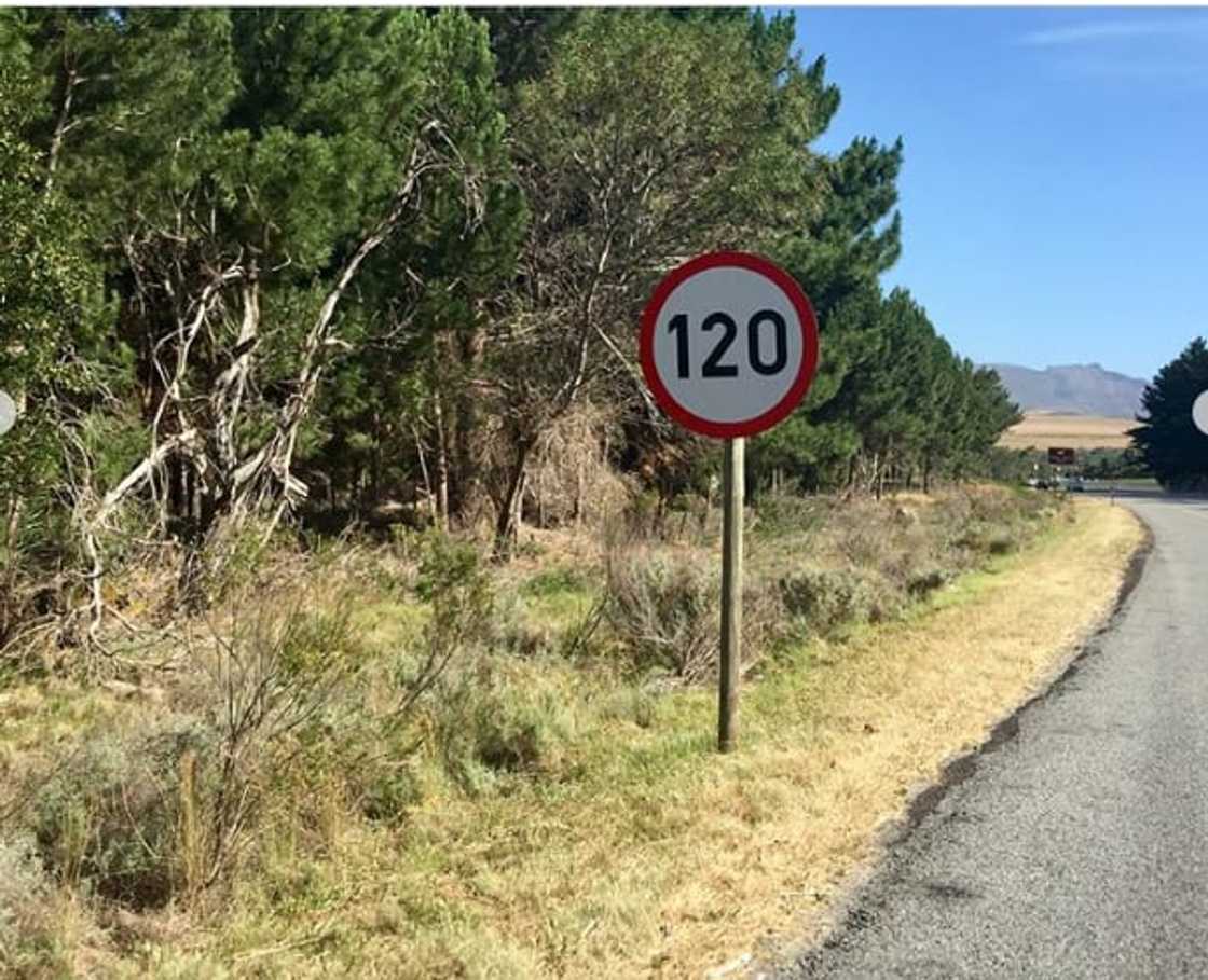 Road signs in South Africa and their meanings