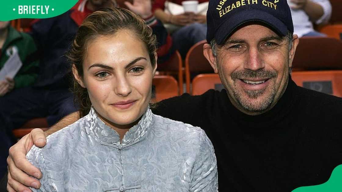 How many kids does Kevin Costner have with how many wives? How many kids does Kevin Costner have with how many wives?