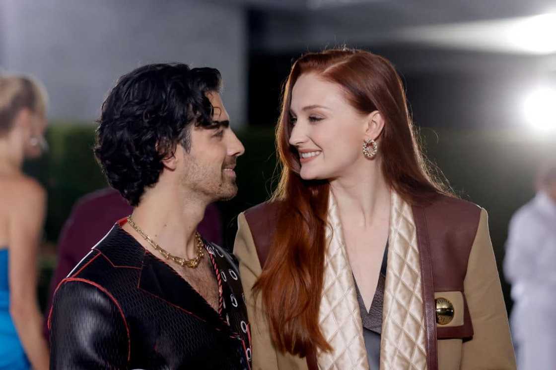How old was Sansa in season 1 in real life? How old was Sansa in season 1 in real life?