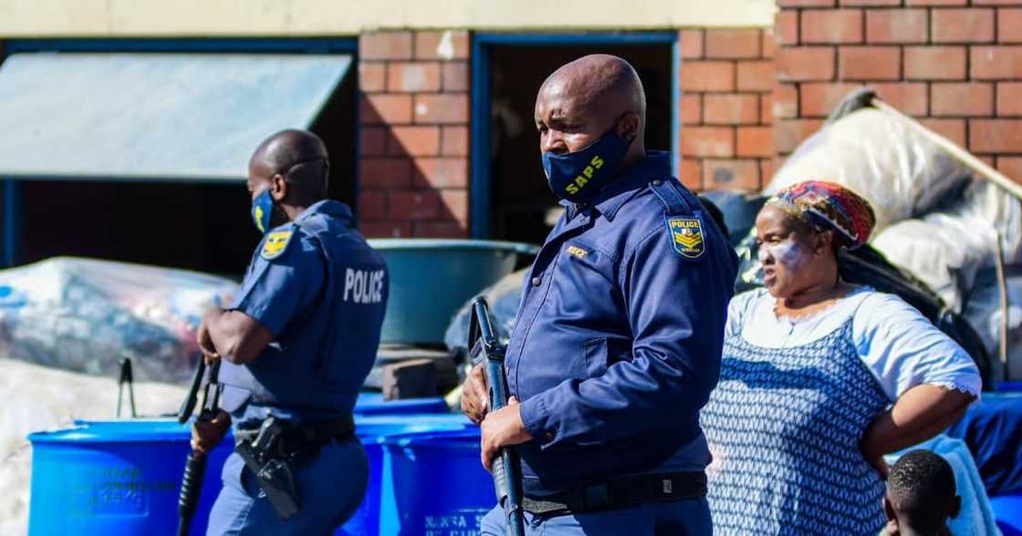Civil Society Groups, stolen goods, looting in KwaZulu-Natal and Gauteng, police raids, South African Police Services, SANDF Civil Society Groups, stolen goods, looting in KwaZulu-Natal and Gauteng, police raids, South African Police Services, SANDF