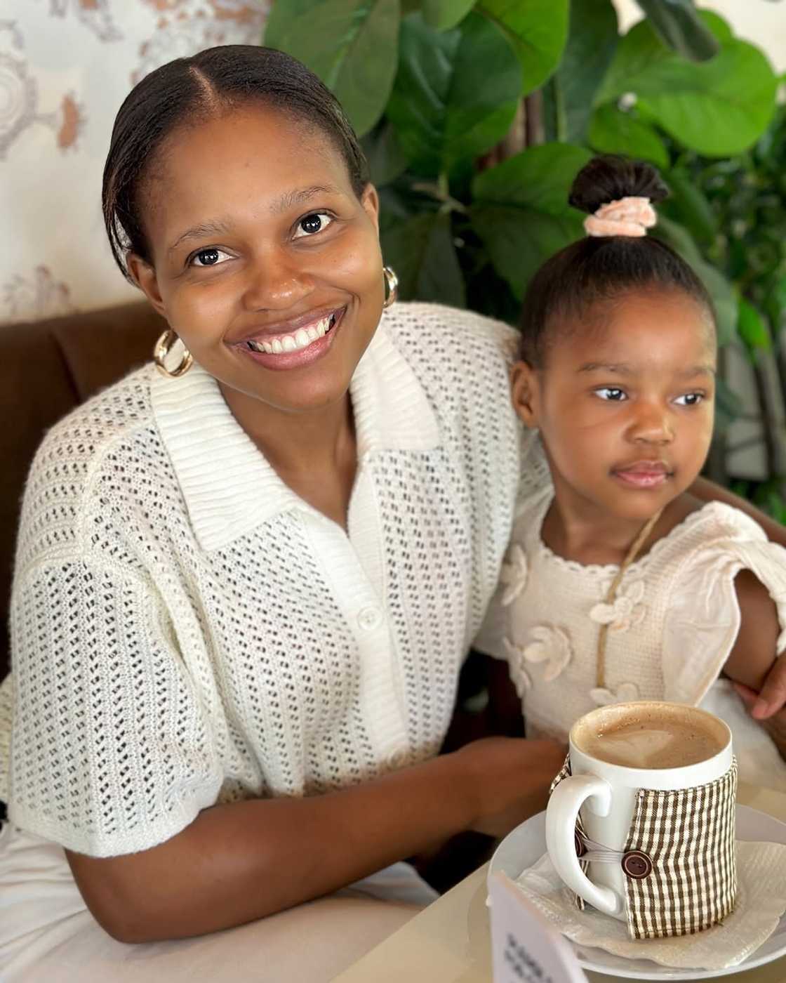 A mother woke up at 5am to make her daughter' lunch.