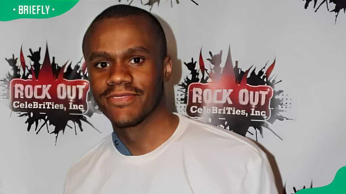 Xavier Simmons in a white T-shirt Xavier Simmons in a white T-shirt