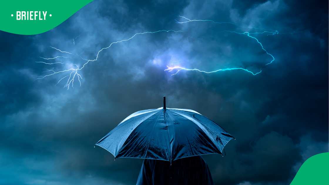 SAWS puts Eastern Cape, KZN and 2 more provinces on alert for storms, fire and heatwave SAWS puts Eastern Cape, KZN and 2 more provinces on alert for storms, fire and heatwave