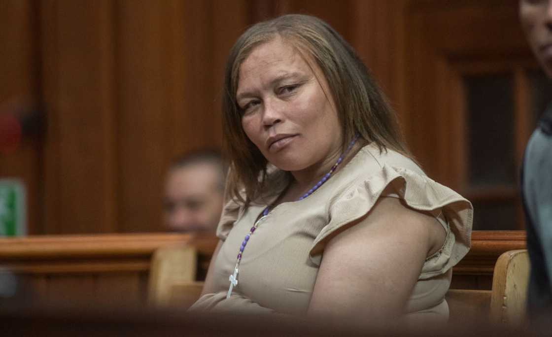 A police officer suspected Kelly Smith and the other suspects of lying A police officer suspected Kelly Smith and the other suspects of lying