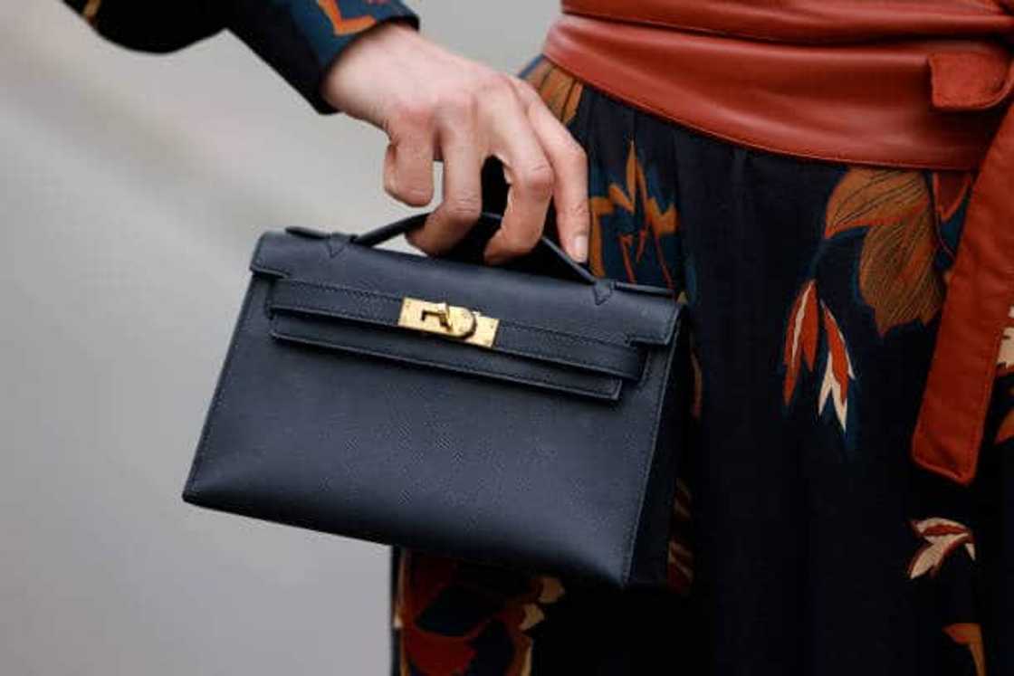 What is a popular purse brand? What is a popular purse brand?