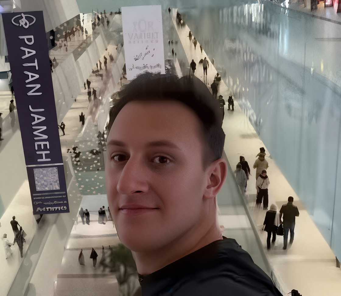 The Iran Mall, the largest mall in the world, was showcased by a man, shocking online users.