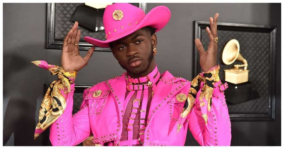 Lil Nas, outfit, VMAs, pink, fuchsia, purple, pantsuit, cowboy