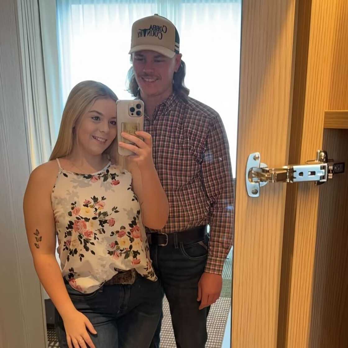 A woman revealed how she and her man divide their bills. A woman revealed how she and her man divide their bills.