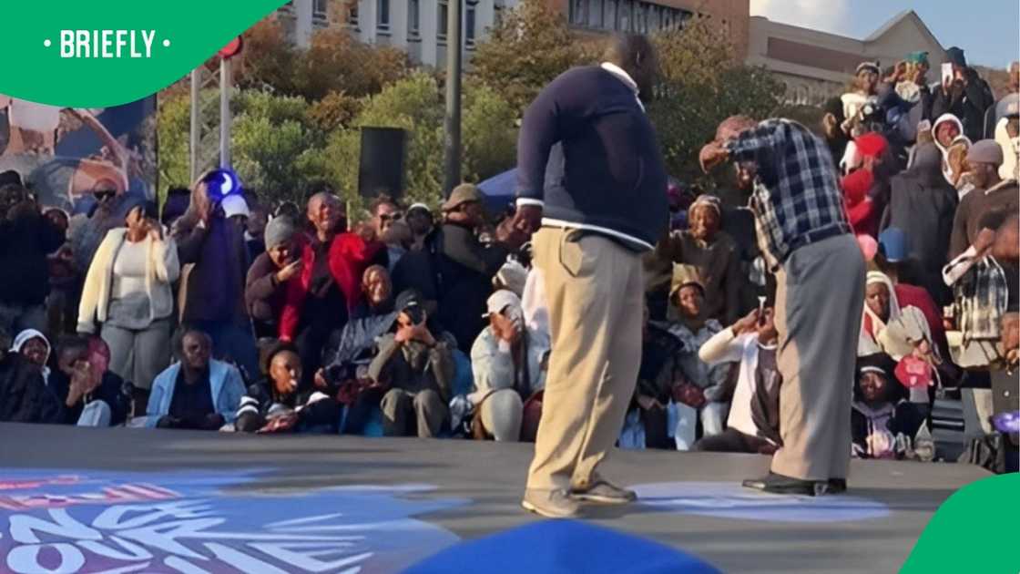 Two men in Bloemfontein had a dance battle Two men in Bloemfontein had a dance battle