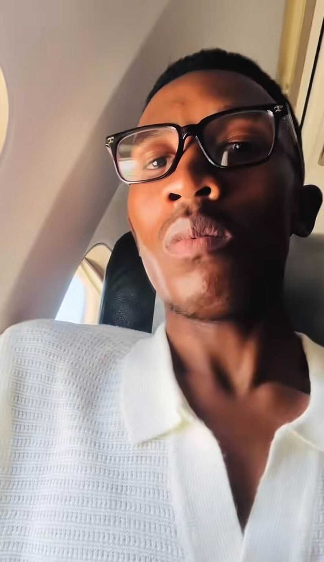 A man entered a plane for the first time and shared his experience and reaction.
