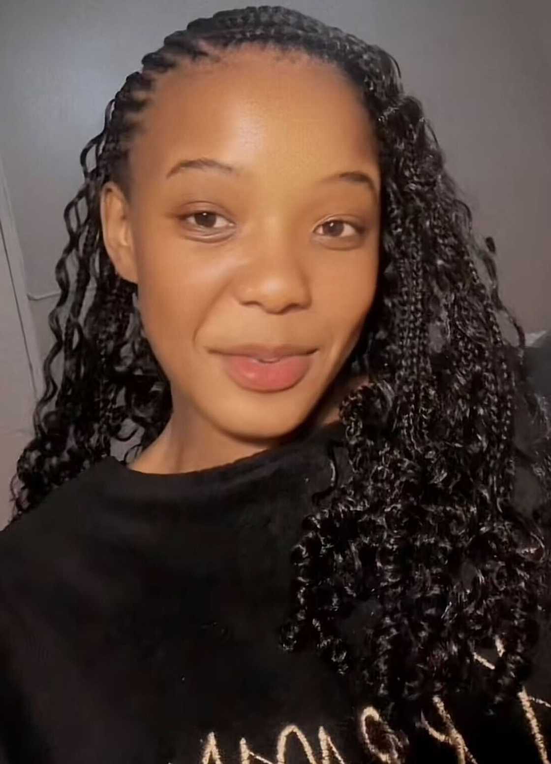 A young woman flexed her R900 Shein haul and charmed SA with her adorable personality. A young woman flexed her R900 Shein haul and charmed SA with her adorable personality.