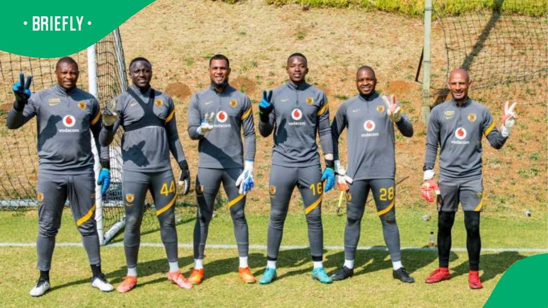 Bontle Molefe trains alongside other shot-stoppers at Kaizer Chiefs. Bontle Molefe trains alongside other shot-stoppers at Kaizer Chiefs.