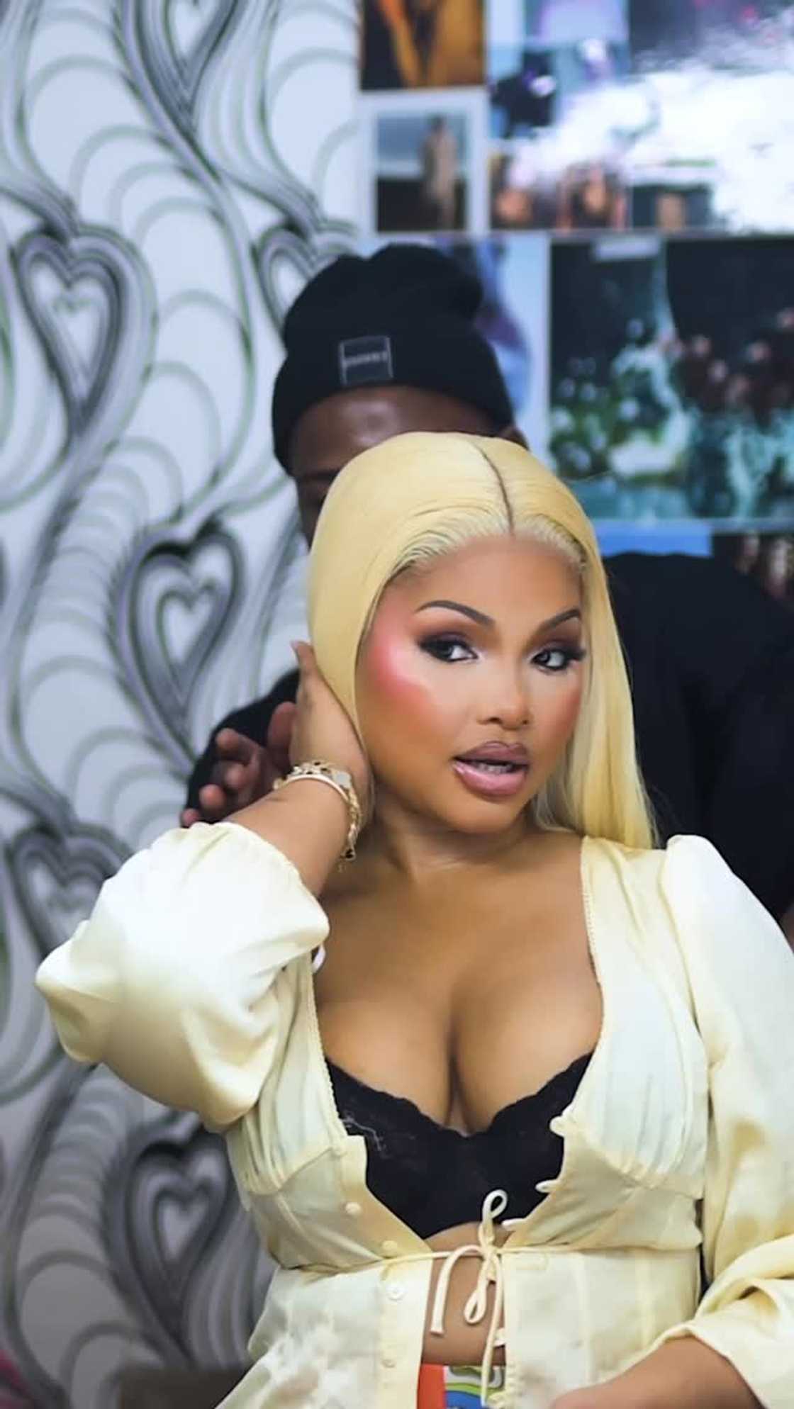 MaWhoo exposes her underwear during Zim performance