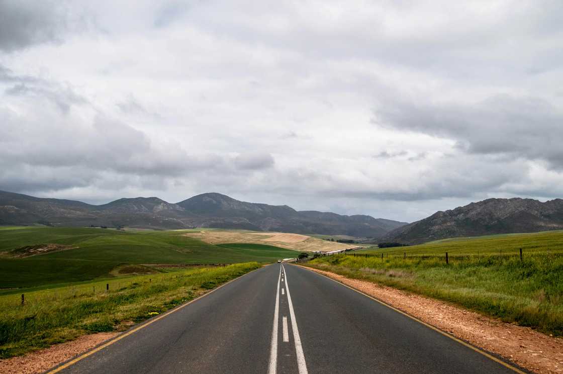 South Africans reacts to cyclist enroute Mzansi