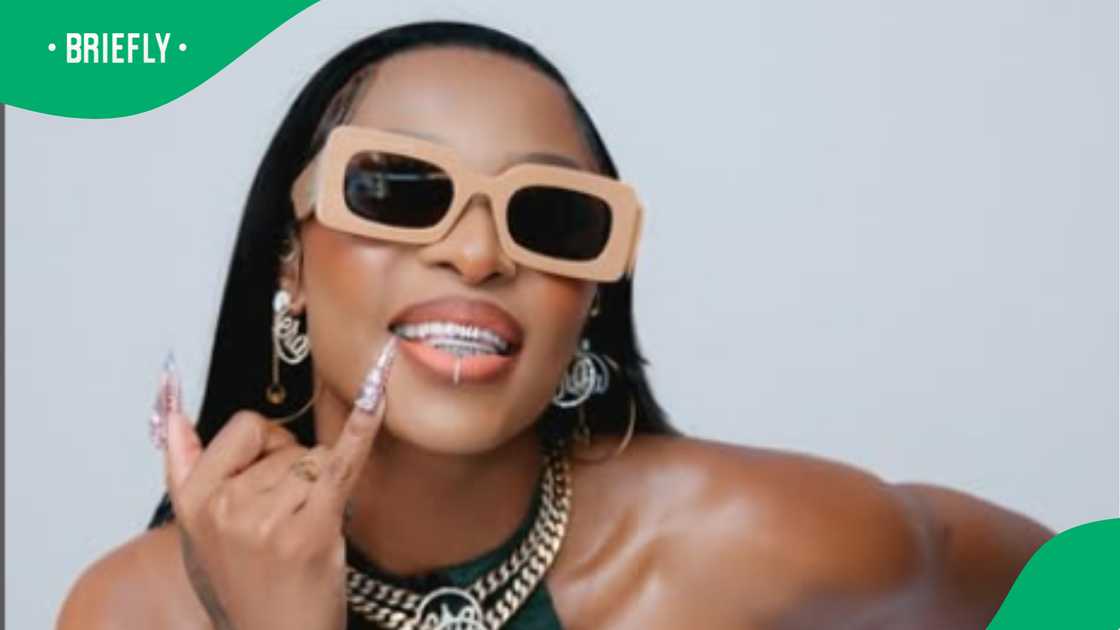 DJ Zinhle still on her husband side even after cheating allegations DJ Zinhle still on her husband side even after cheating allegations