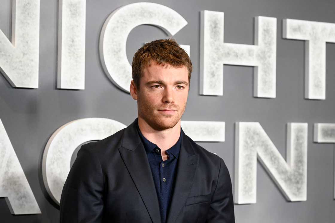 Gabriel Basso as Peter Sutherland Gabriel Basso as Peter Sutherland