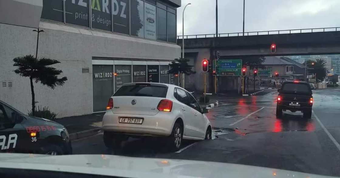 Haibo: Huge cape town sinkhole nearly swallows VW polo whole Haibo: Huge cape town sinkhole nearly swallows VW polo whole