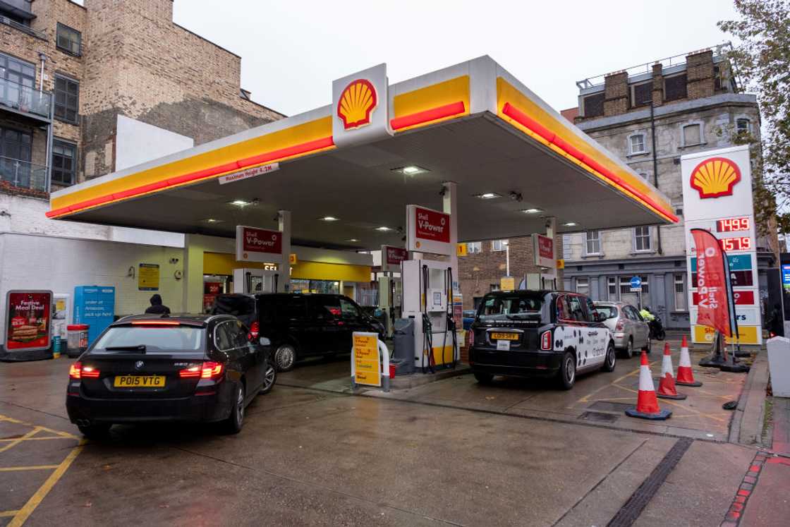 Manager wanted Shell cashier to work outside after buying new car