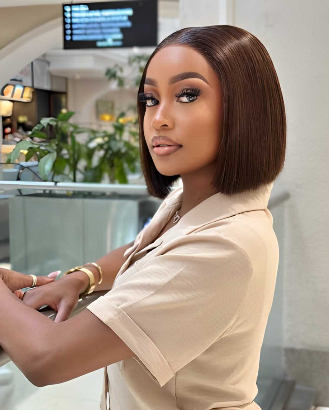 Netizens stunned after finding out that Zee and SInaye were a fake couple Netizens stunned after finding out that Zee and SInaye were a fake couple