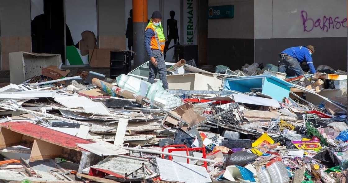 employees, impacted by unrest, receive up to over R17k per month, minimum cap at R3 500 employees, impacted by unrest, receive up to over R17k per month, minimum cap at R3 500