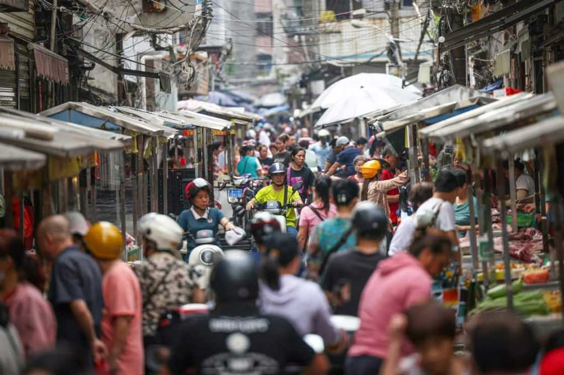 Chinese policymakers have repeatedly tried to get consumers to open their wallets but the results have so far been mixed Chinese policymakers have repeatedly tried to get consumers to open their wallets but the results have so far been mixed