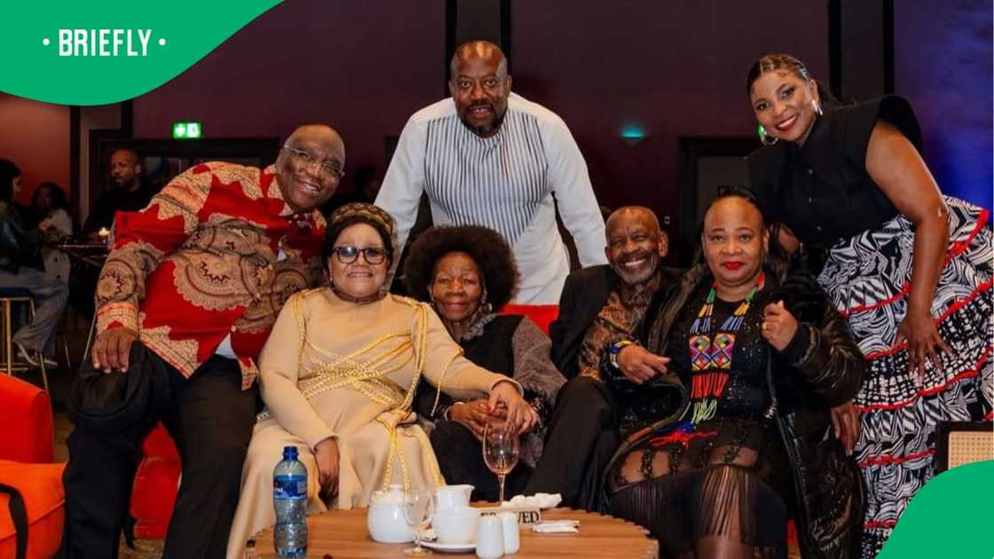 Dudu Khoza and Thuso Motaung honoured by the SABC Dudu Khoza and Thuso Motaung honoured by the SABC