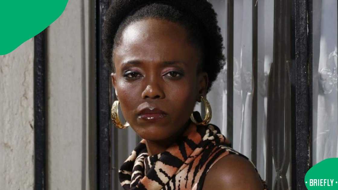 Actress says she still lives in her house Actress says she still lives in her house