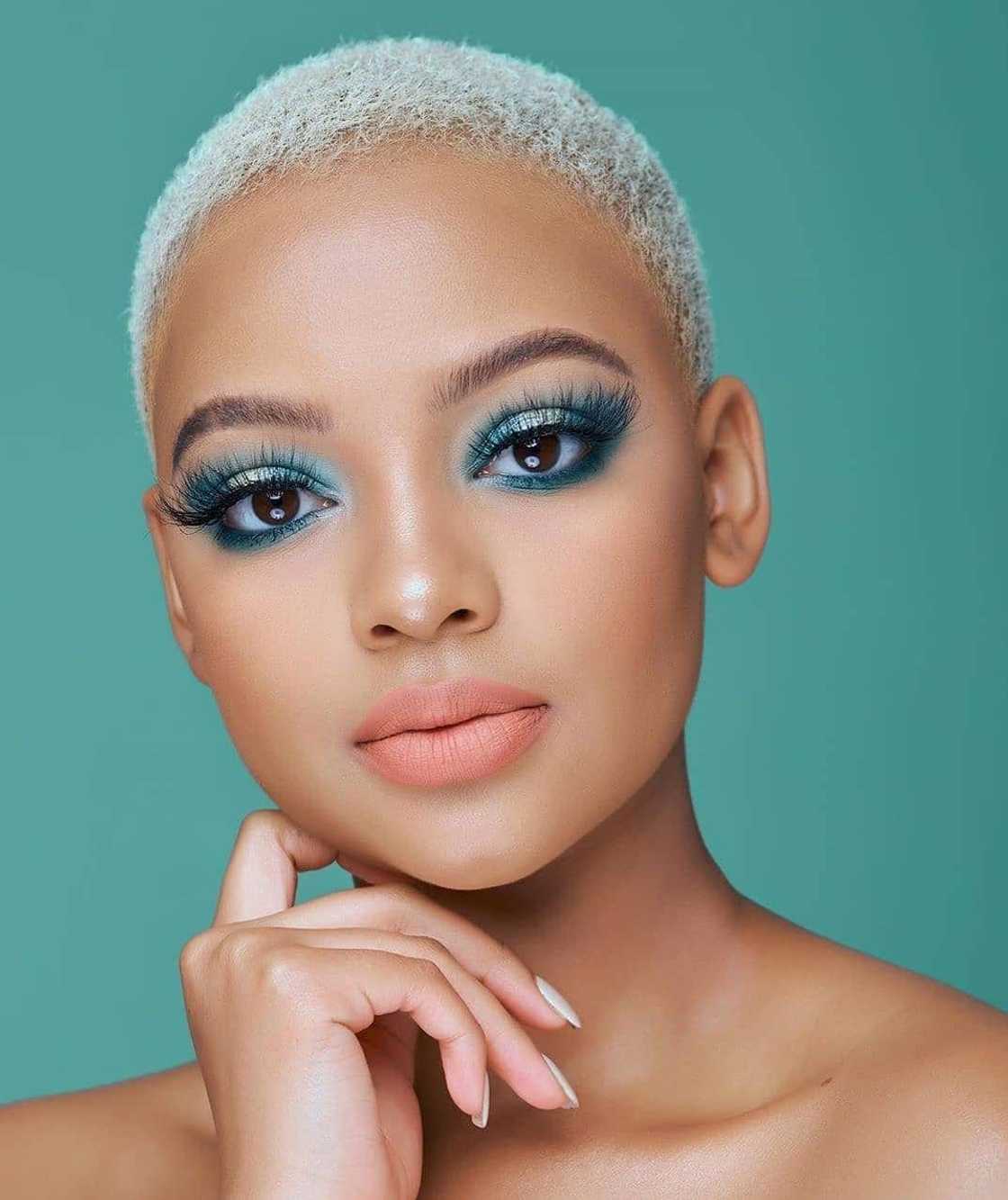 25 Cute short curly hairstyles for black women to try in 2020 25 Cute short curly hairstyles for black women to try in 2020