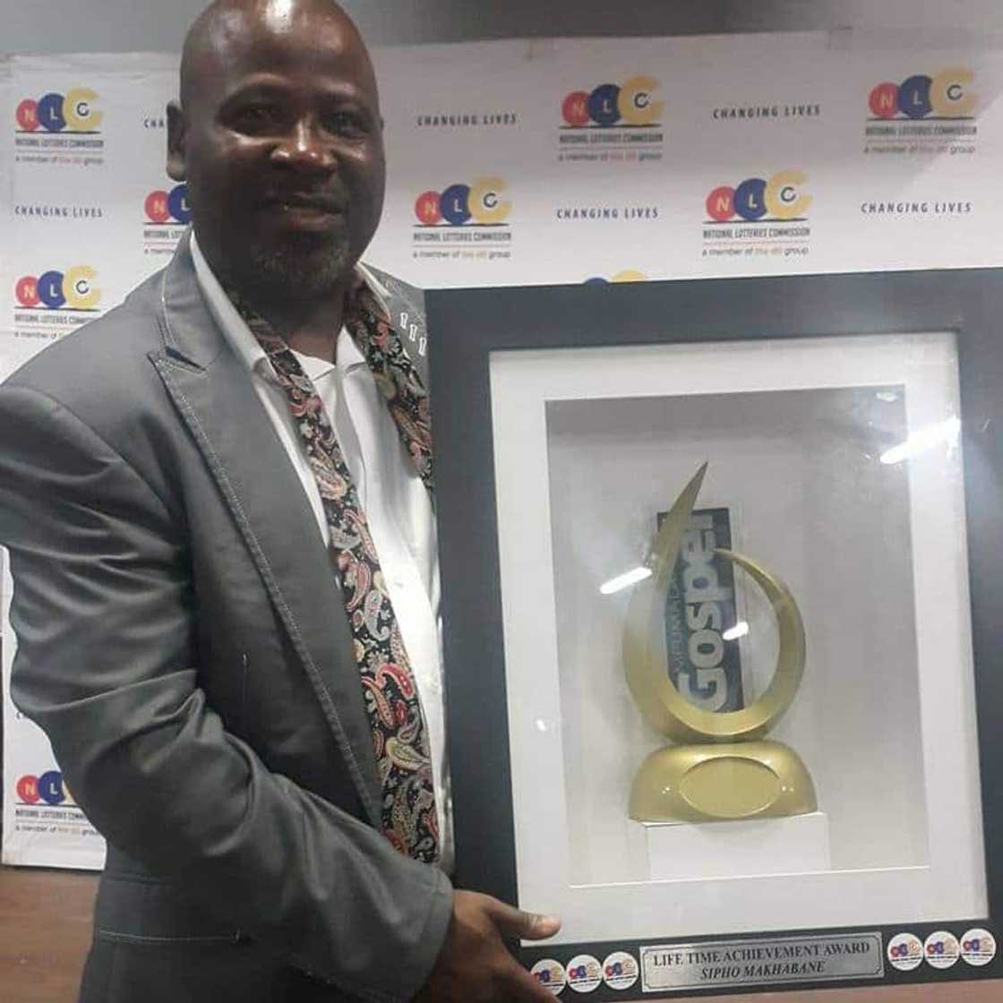 Sipho Makhabane songs download Sipho Makhabane songs download