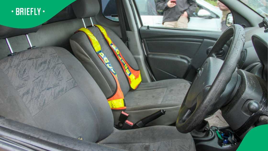 A Gauteng police officer was arrested and found in possession of drugs and a suspected stolen vehicle A Gauteng police officer was arrested and found in possession of drugs and a suspected stolen vehicle
