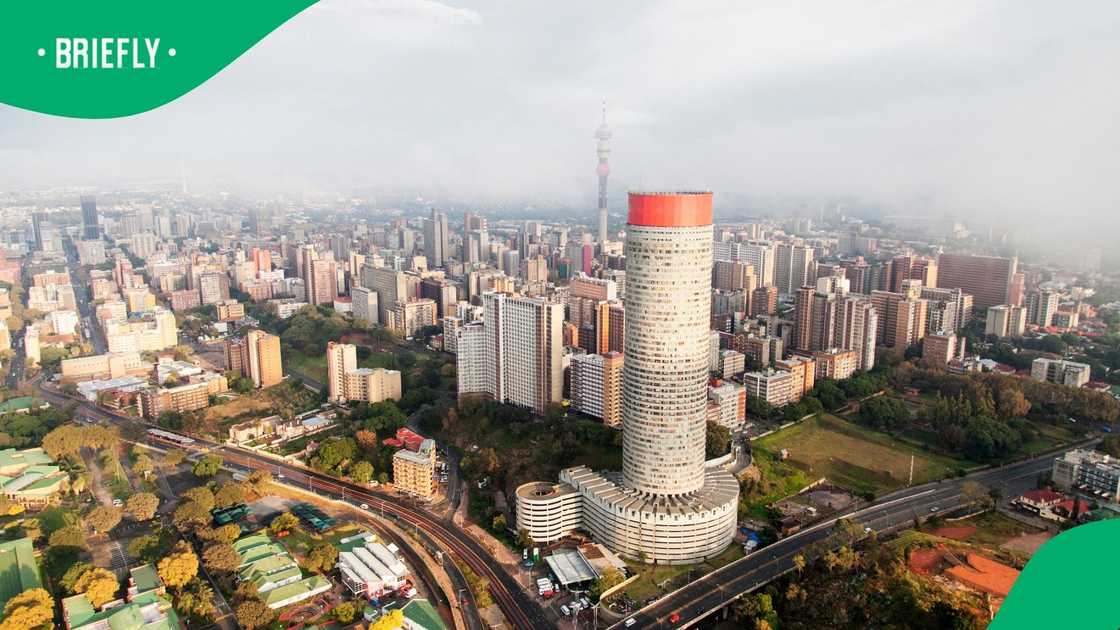 Former mayor of Johannesburg Thapelo Amad denied that a man who shot a gun into the air in a video went viral Former mayor of Johannesburg Thapelo Amad denied that a man who shot a gun into the air in a video went viral